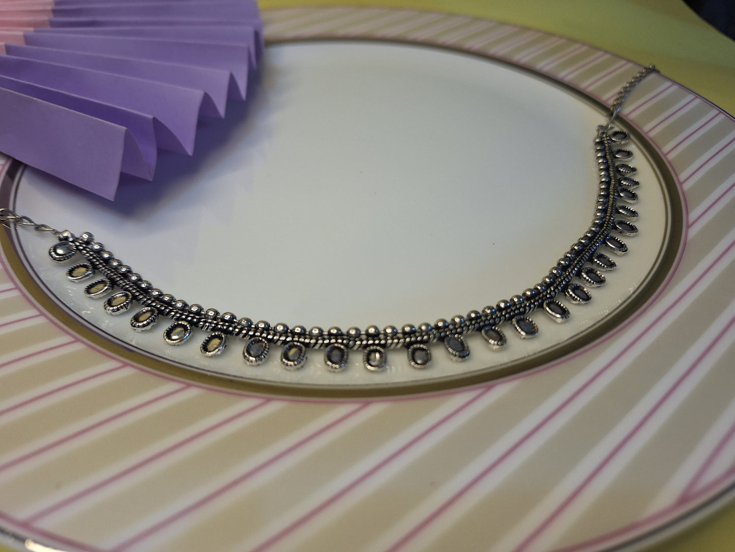 Aarza Minimal Neckpiece