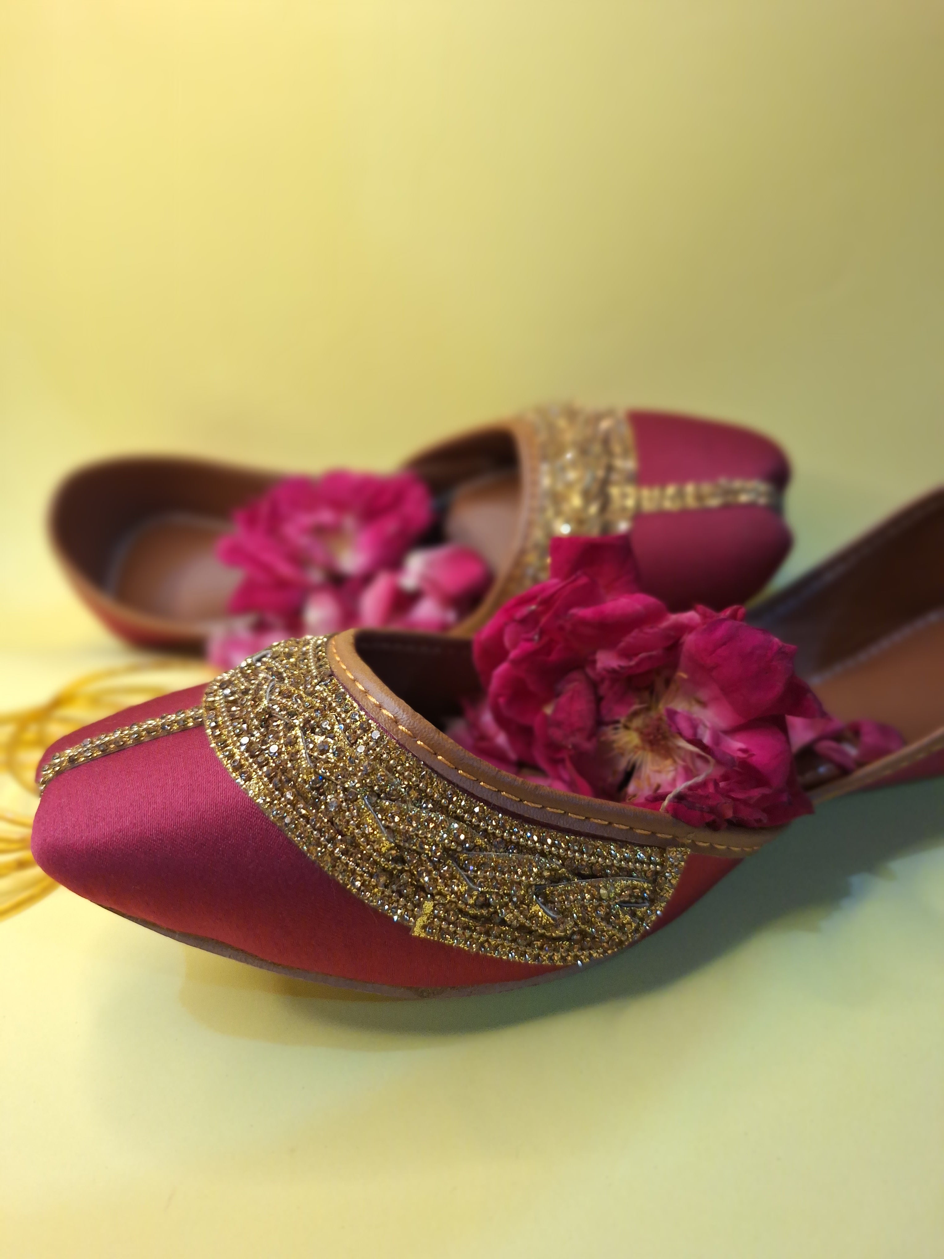 Rang-e-Zevar Khussa Collection