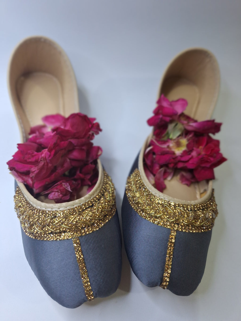 Rang-e-Zevar Khussa Collection