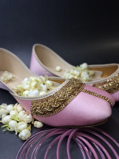 Rang-e-Zevar Khussa Collection