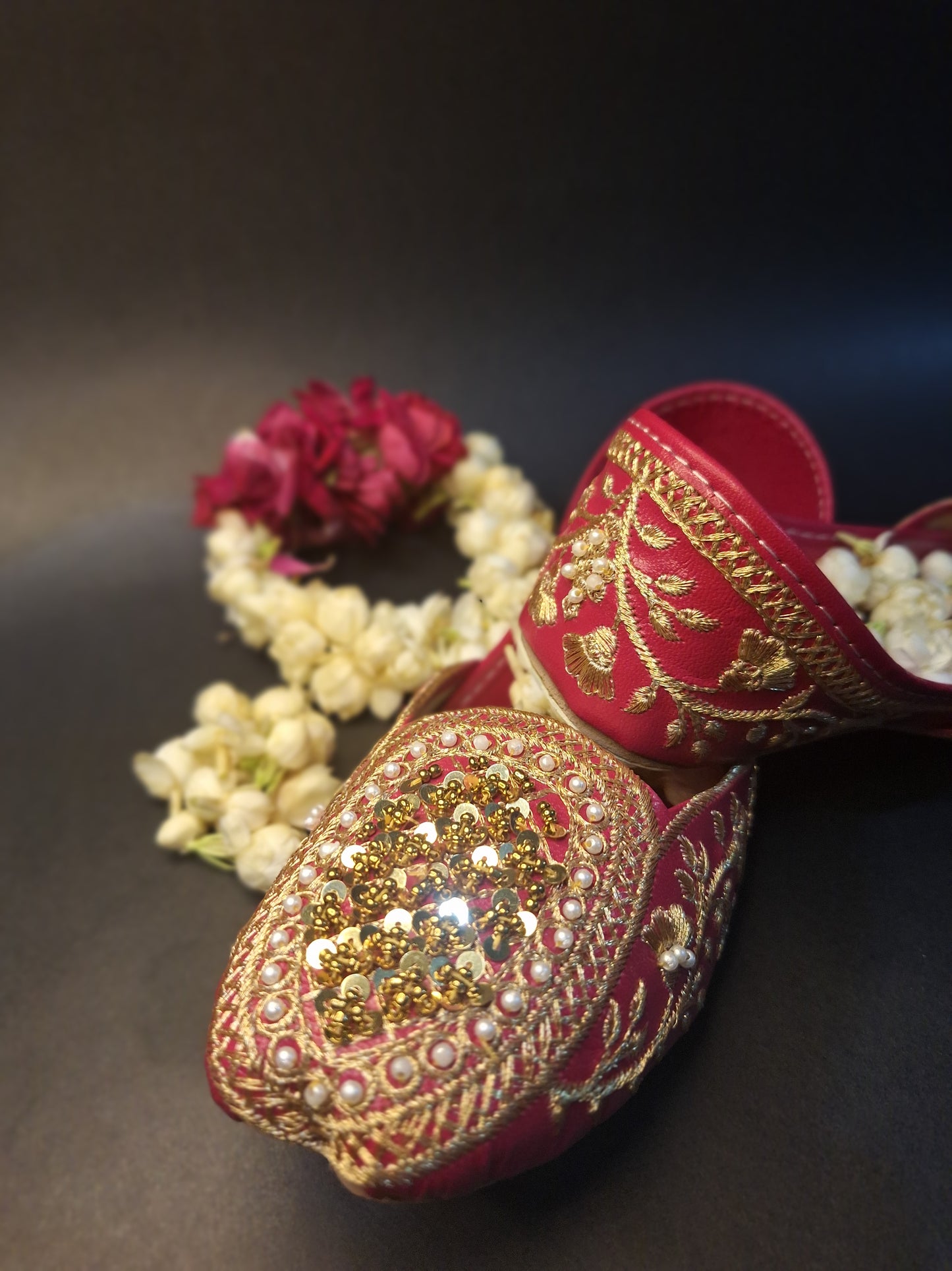 Shahi Zardosi Khussa