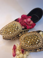 Shahi Zardosi Khussa