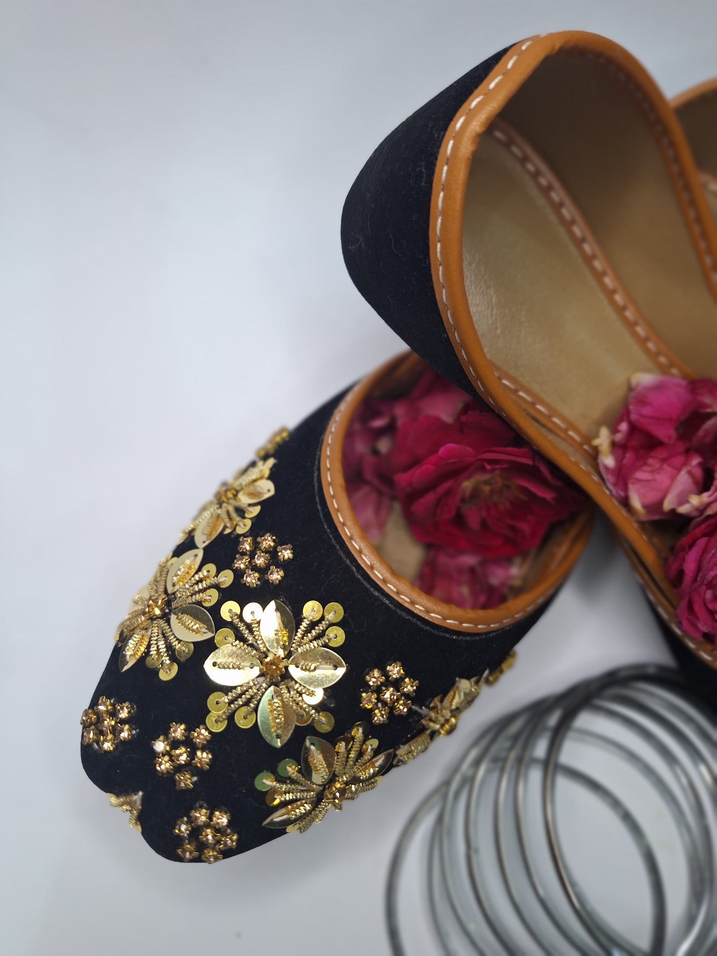 Zari-e-Noor Golden Embroidered Khussa Collection