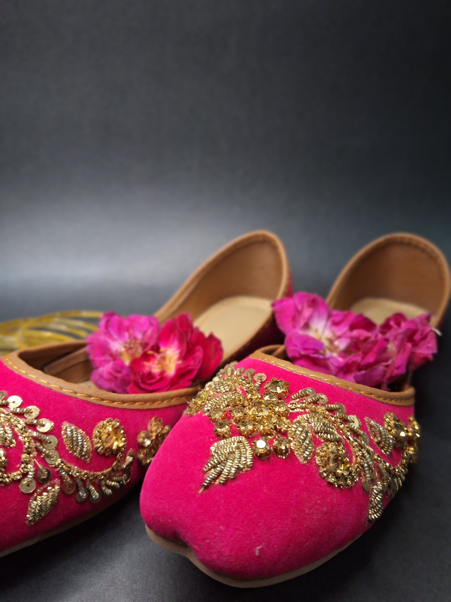 Gul-e-Rang Embroidered Heritage Khussa