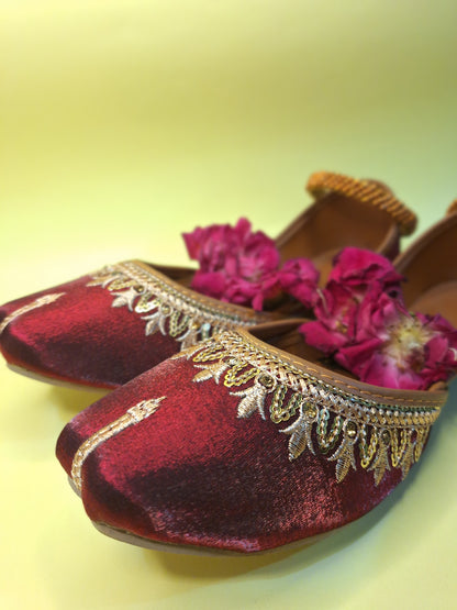 Shahi Maroon Zari-Hand Khussa