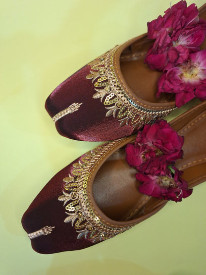 Shahi Maroon Zari-Hand Khussa