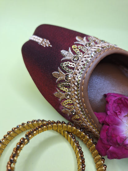 Shahi Maroon Zari-Hand Khussa