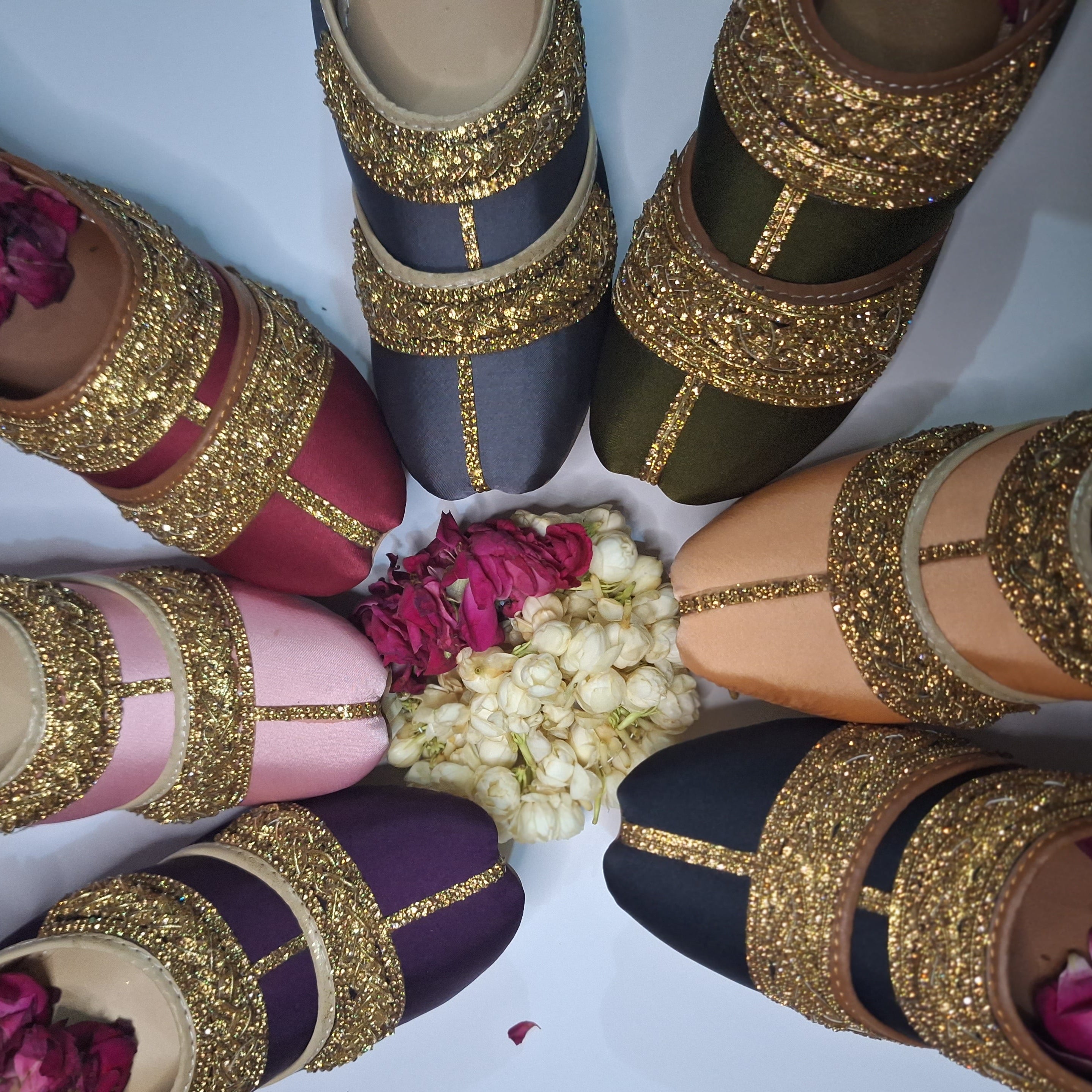 Rang-e-Zevar Khussa Collection
