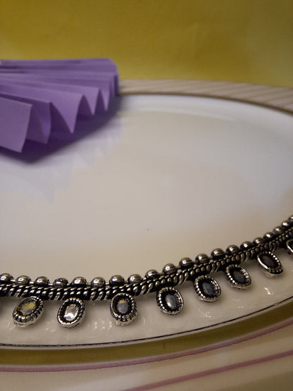 Aarza Minimal Neckpiece