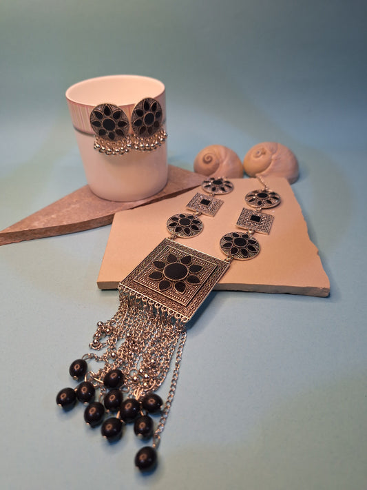 Noor-e-Siyah Black Necklace Set