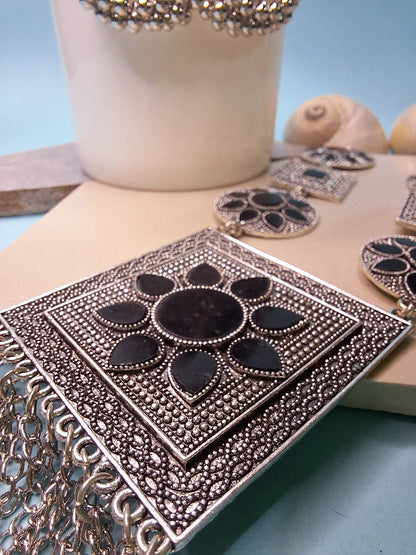 Noor-e-Siyah Black Necklace Set