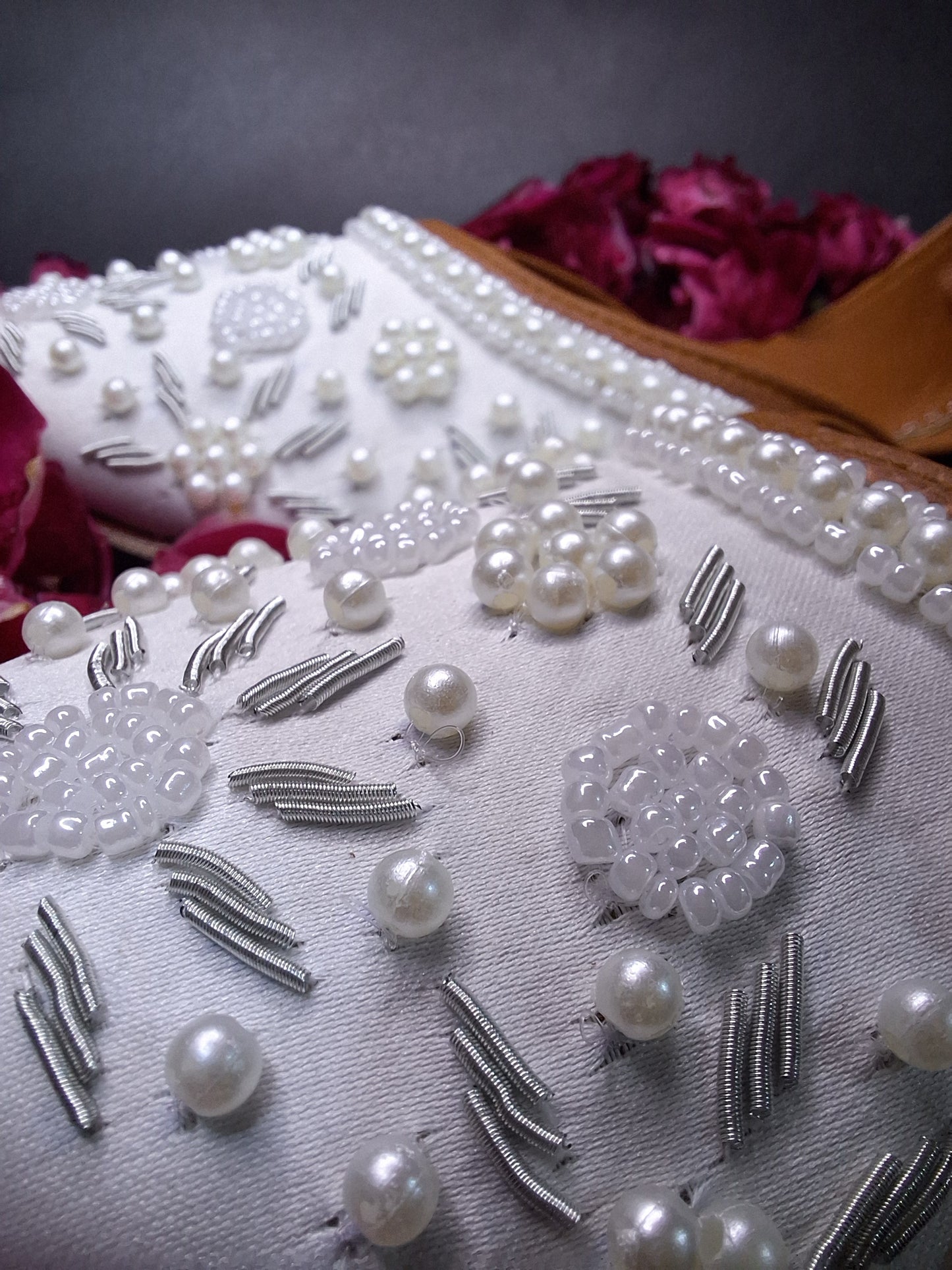 Chandni Safed Khussa