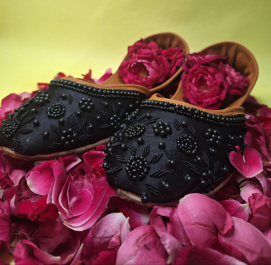 Shabnam-e-Kala Casual Khussa