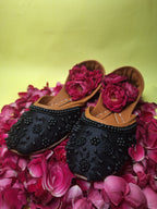 Shabnam-e-Kala Casual Khussa