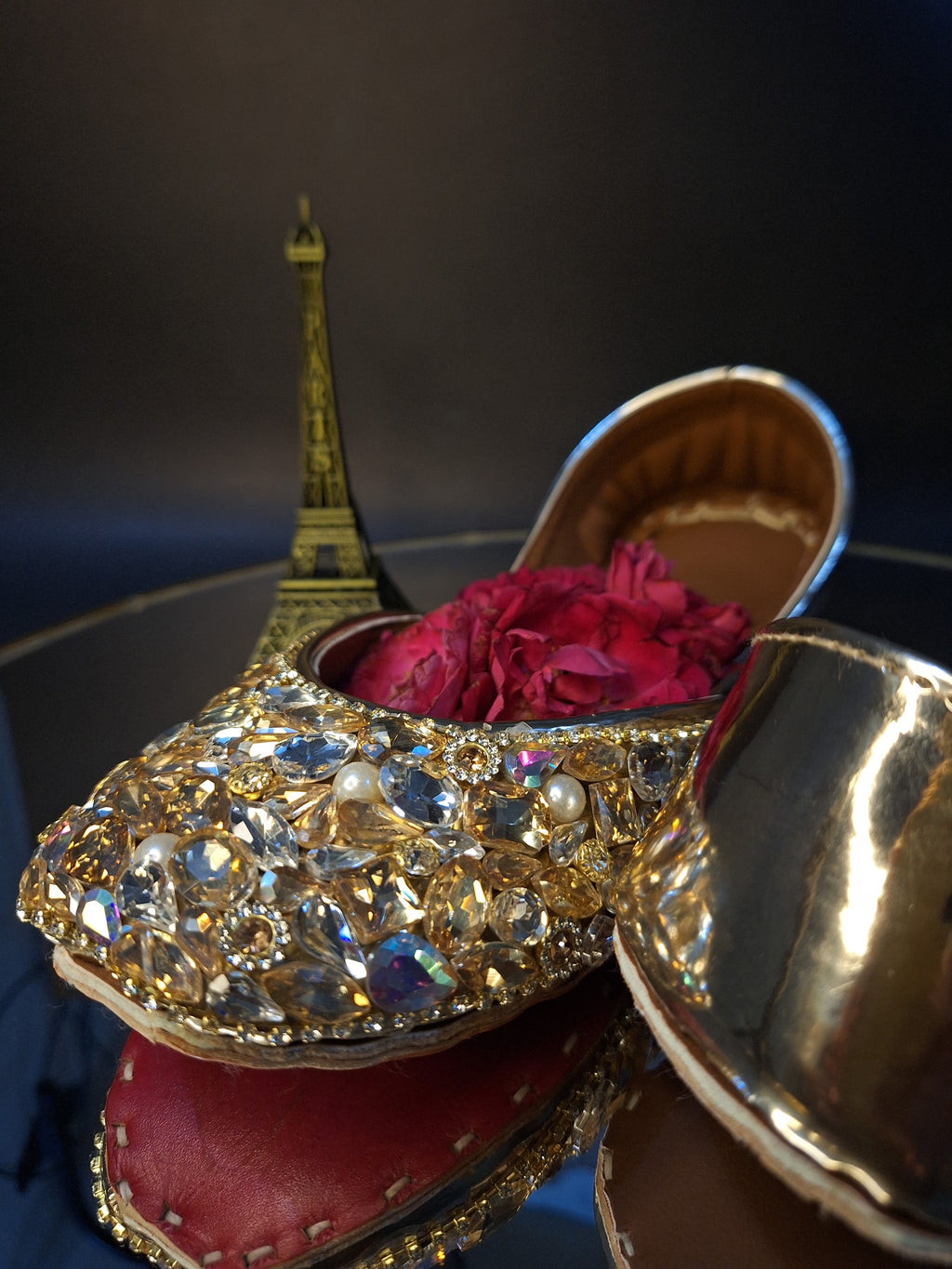 KUNDAN ZOYA